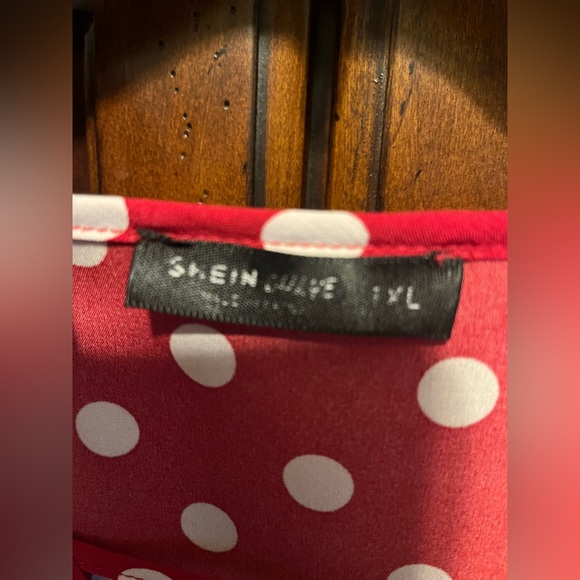 SHEIN size 1XL Red and white polka dot blouse. - Picture 4 of 4
